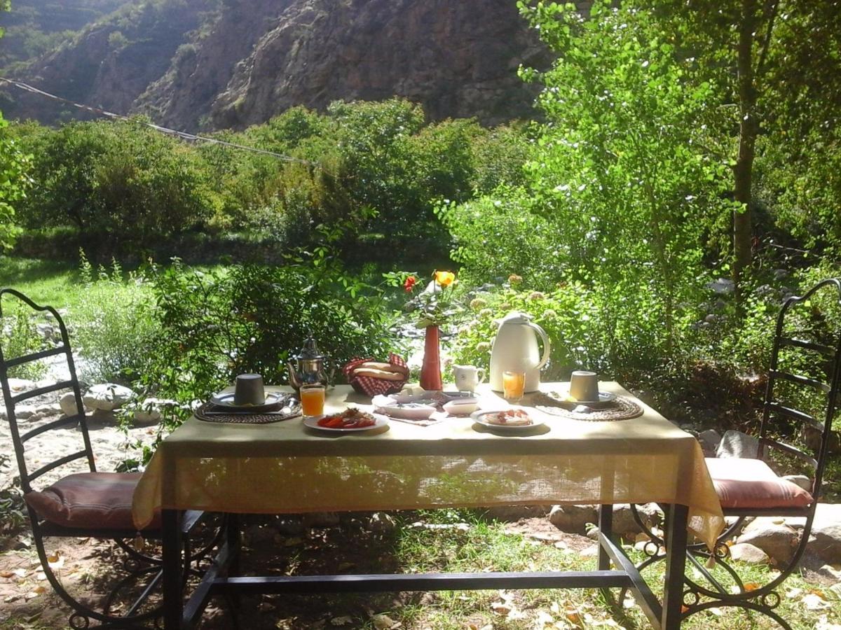 Au Bord De L'Eau Hotell Setti Fatma Exteriör bild
